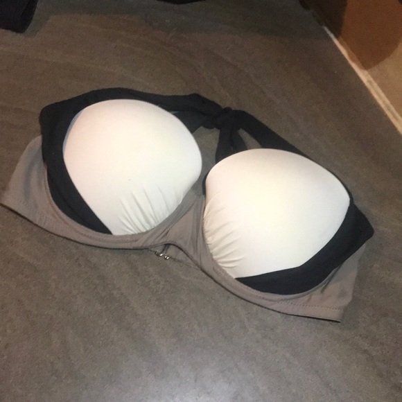 2 for $25 💃🏻La Vie En Rose bikini top - Picture 1 of 3